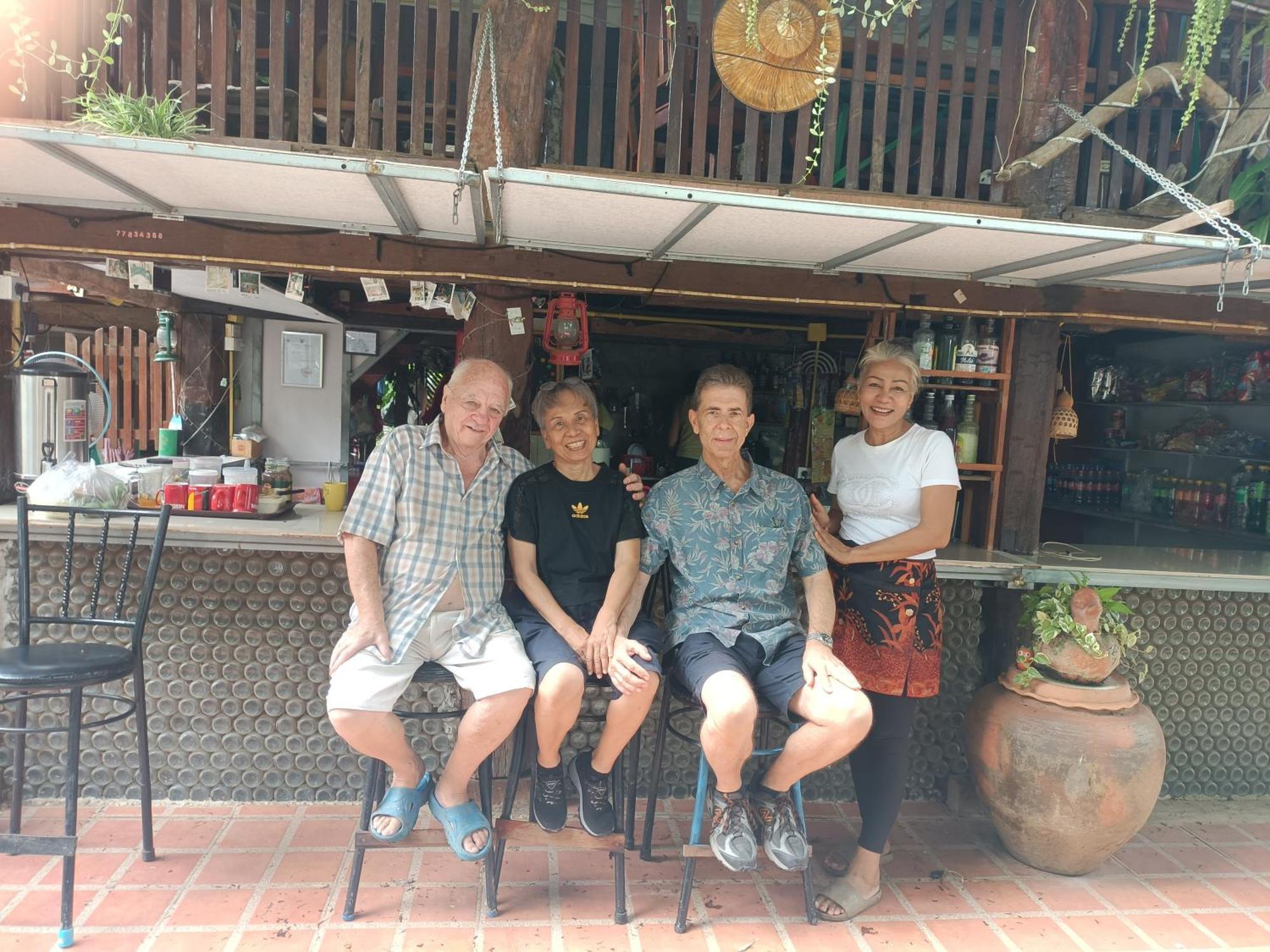 เฮือนน้ำน่าน House By The River Nan Uttaradit Exterior foto